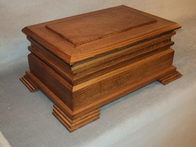 The Artisan Arts & Crafts Quarter-Sawn Oak Humidor | Handcrafted Humidors