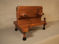Image Red Oak Stained Rifle Gun Vise/Shooting Rest